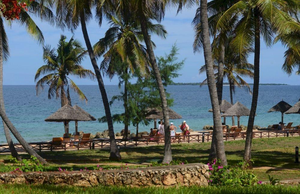 Ledger Plaza Bahari Beach ダル・エス・サラーム エクステリア 写真